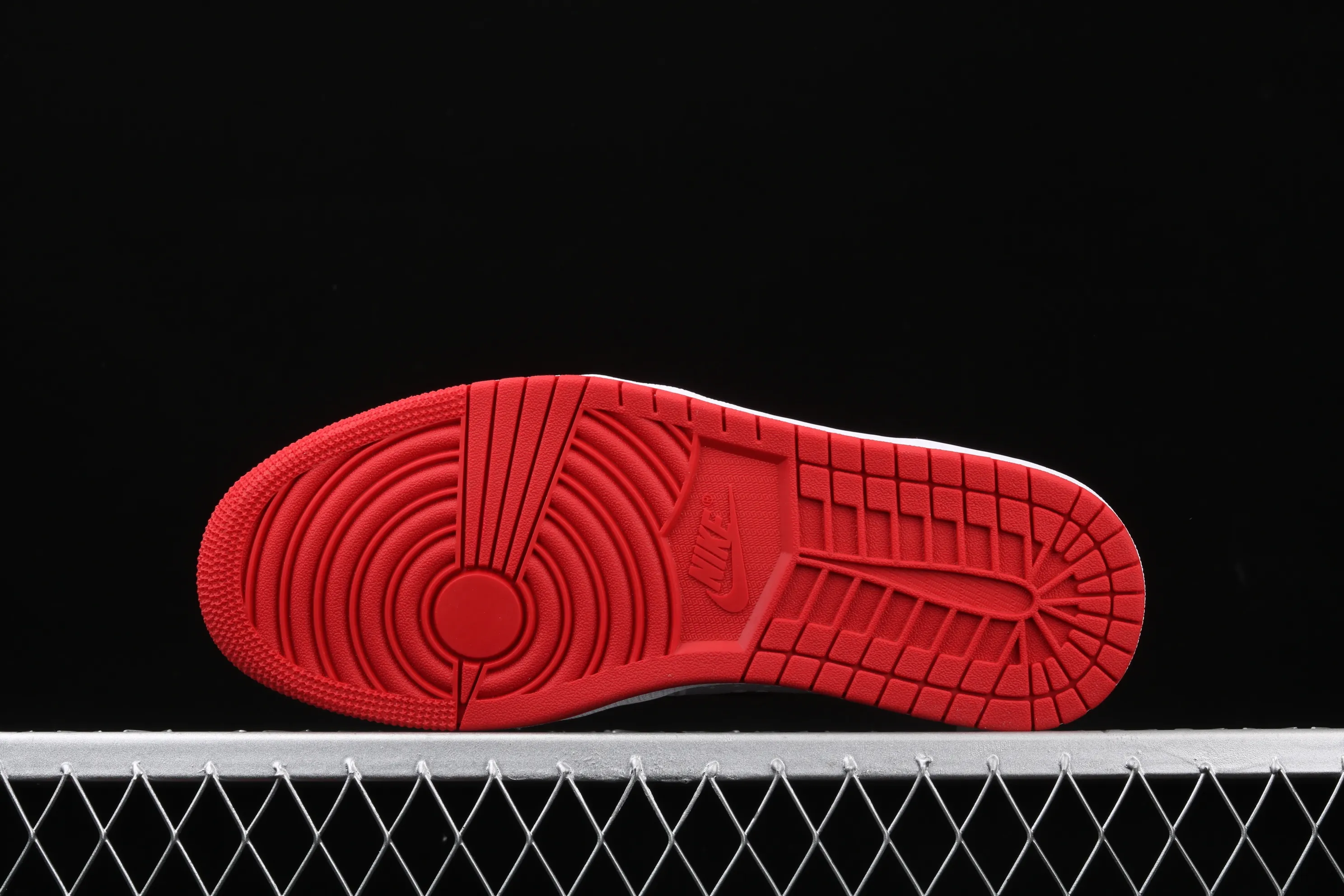All categories Air Jordan Jordan series basketball shoes Air Jordan 1 Mid pure original version CLOT x Air Jordan 1 Mid "Fearless" AJ1 Joe 1 mid-top white silk CU2804-100